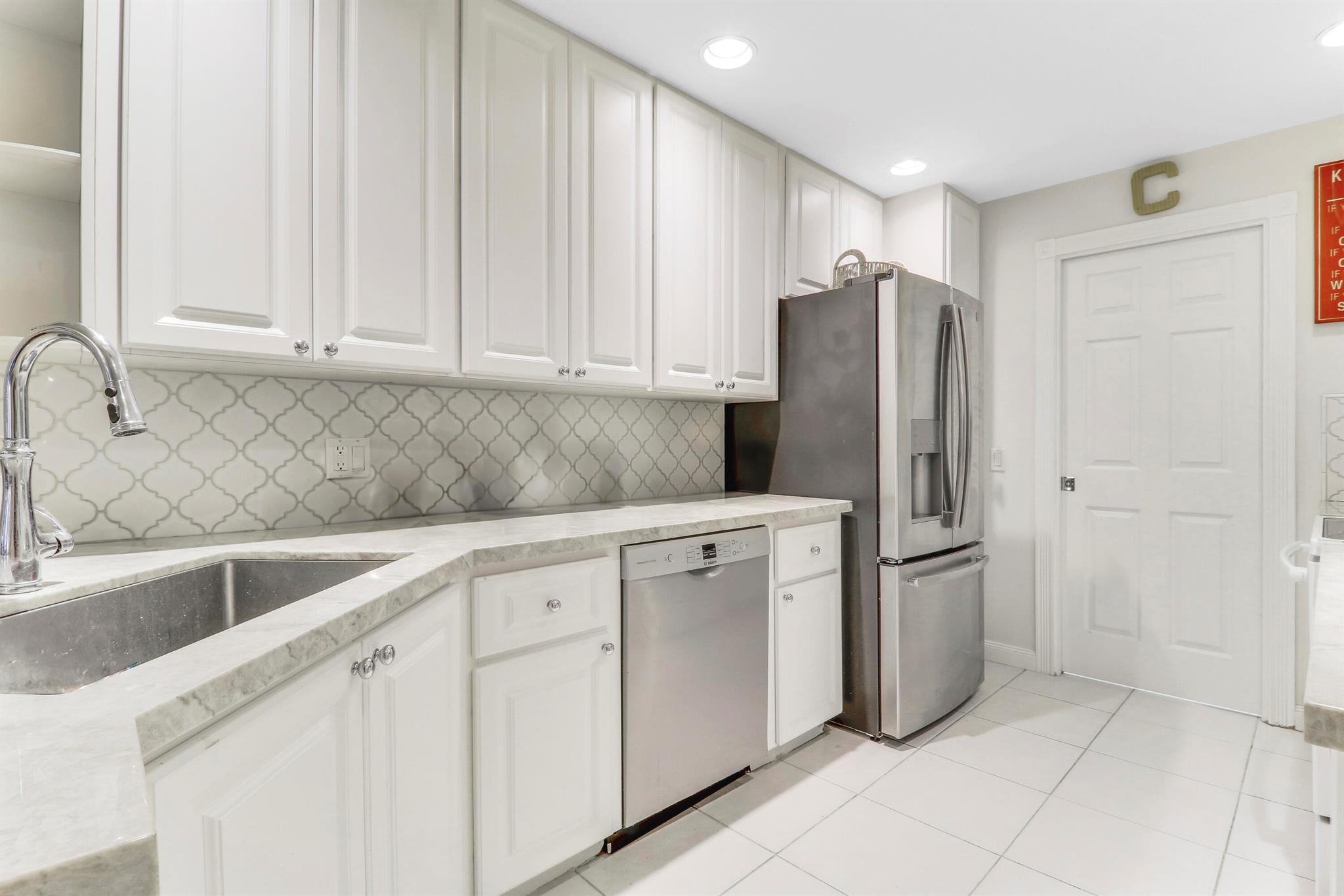 3111 E Community Drive Dr