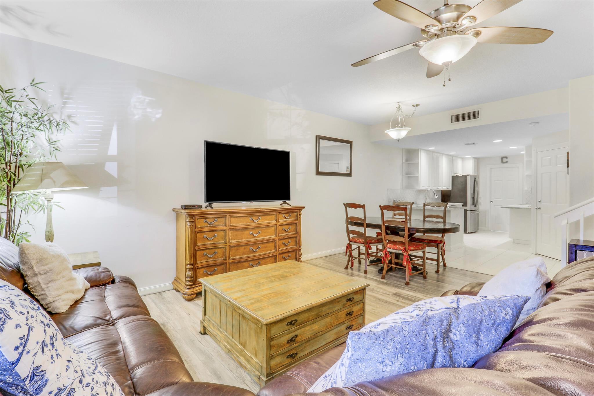 3111 E Community Drive Dr