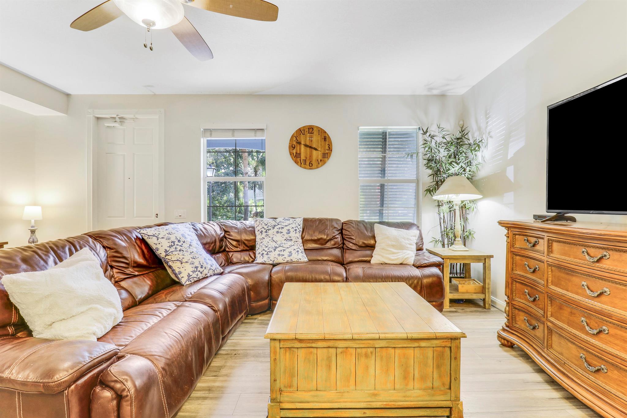 3111 E Community Drive Dr