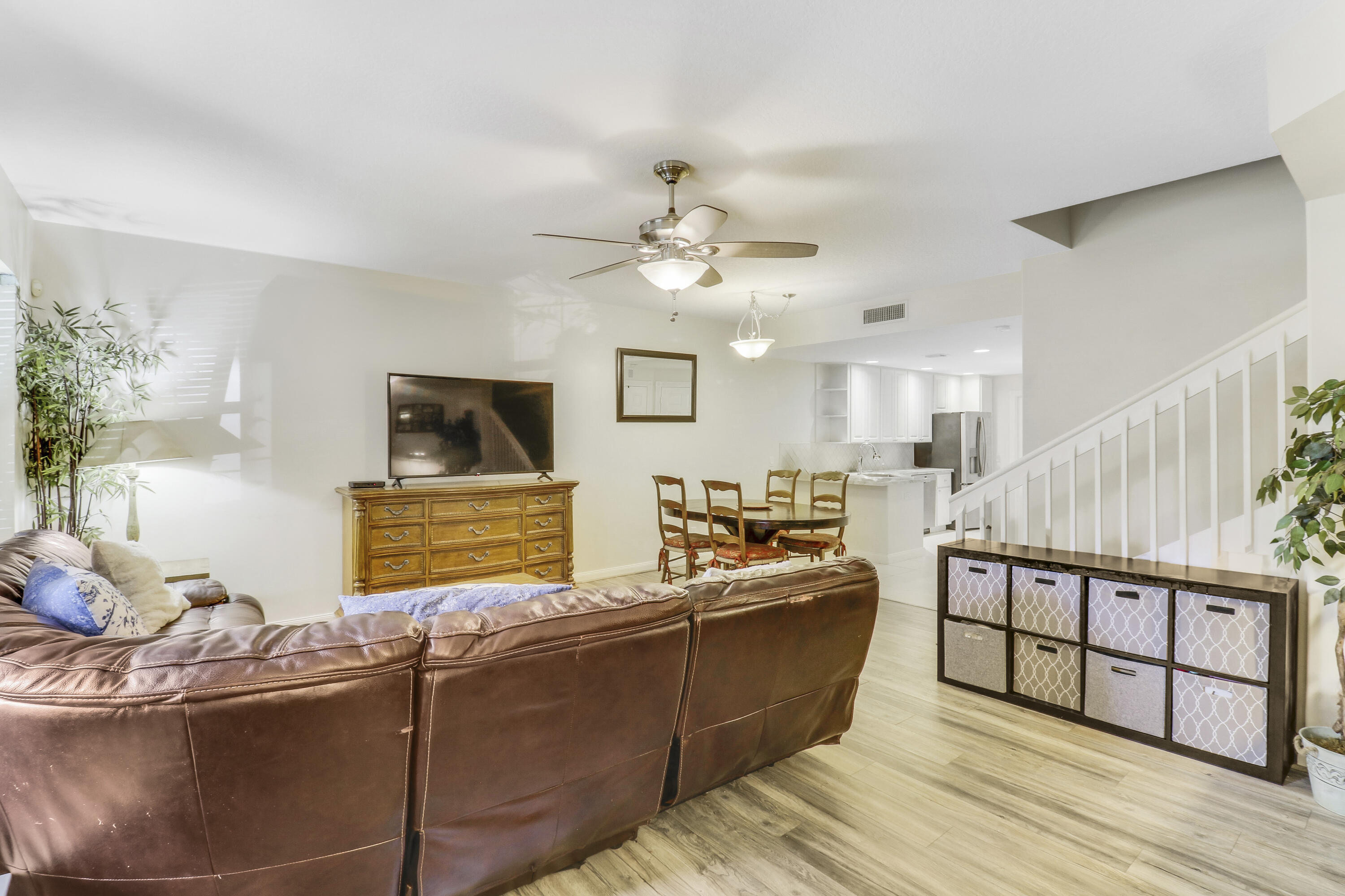 3111 E Community Drive Dr