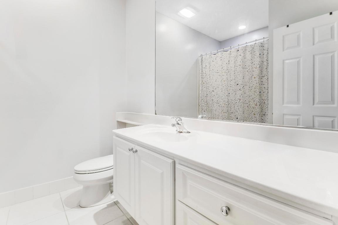 3111 E Community Drive Dr