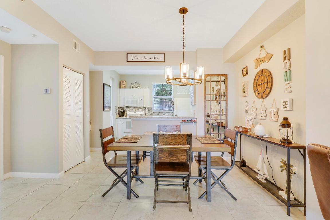 1116 University Boulevard 14