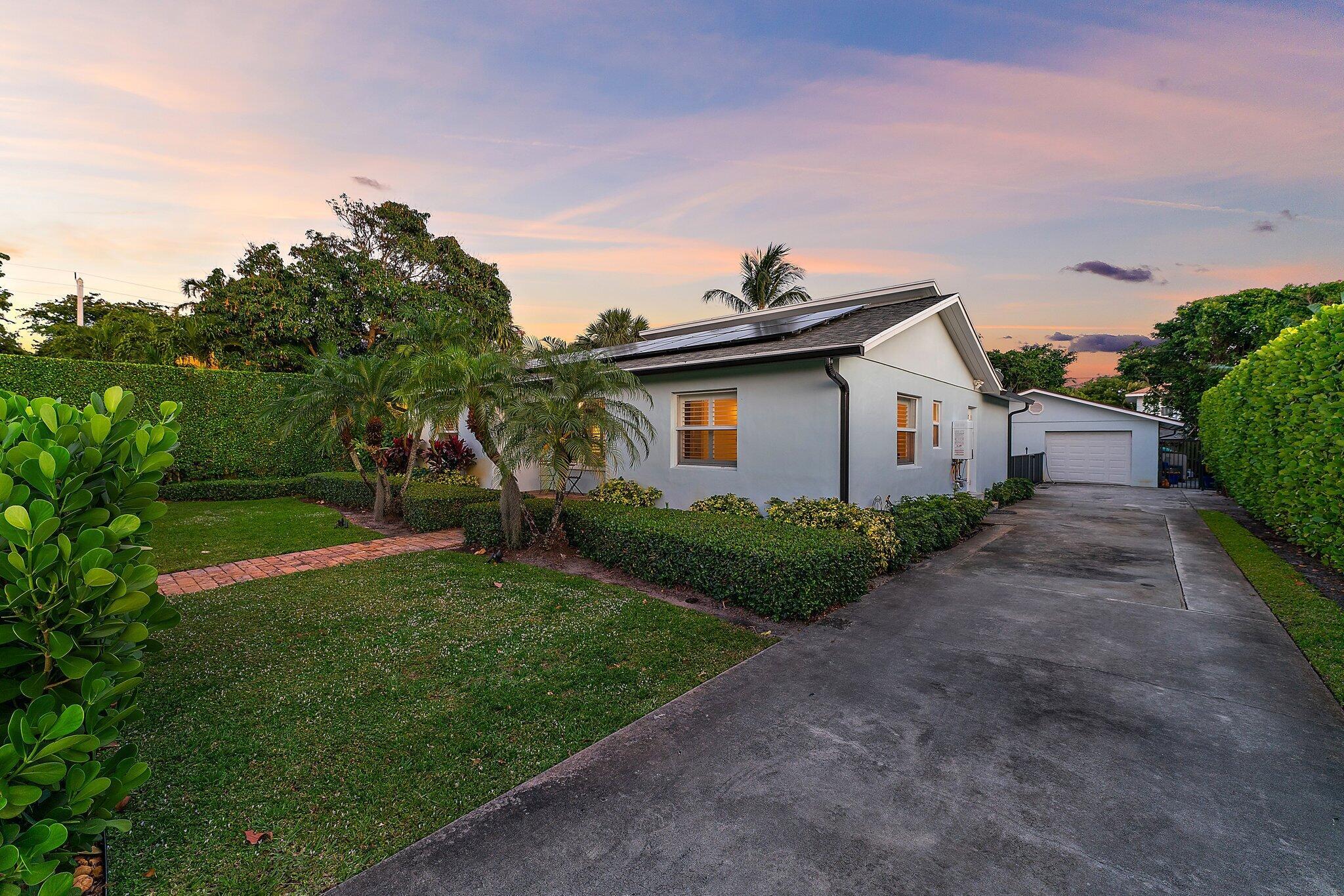 310 Edgewood Drive N