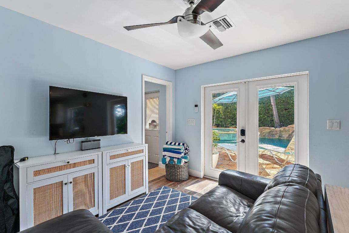 310 Edgewood Drive N