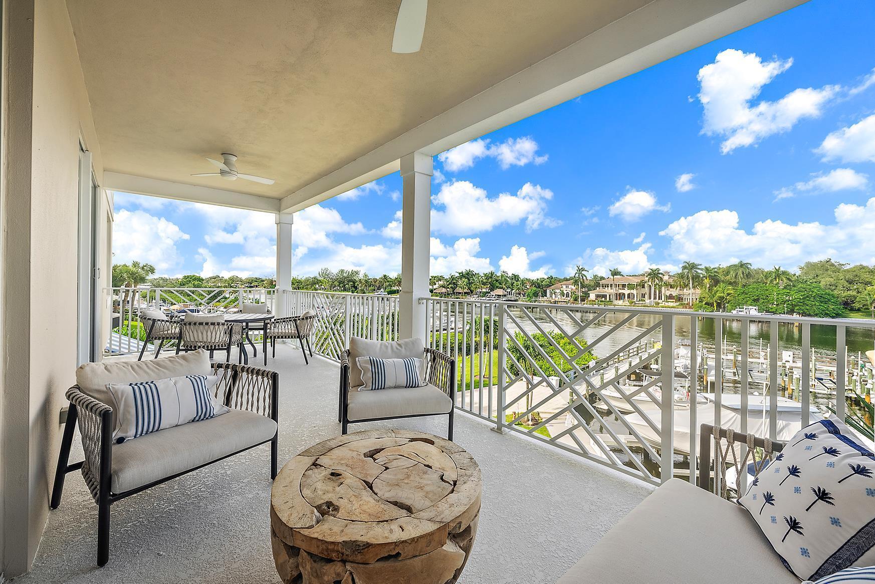 632 Bay Colony Drive S
