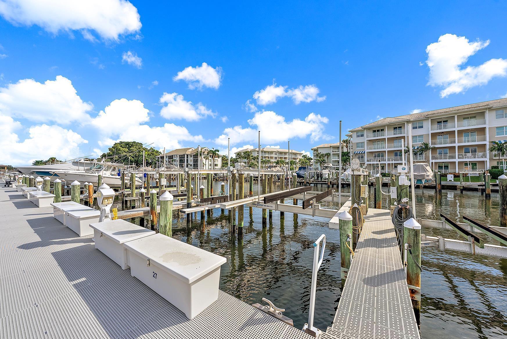 632 Bay Colony Drive S