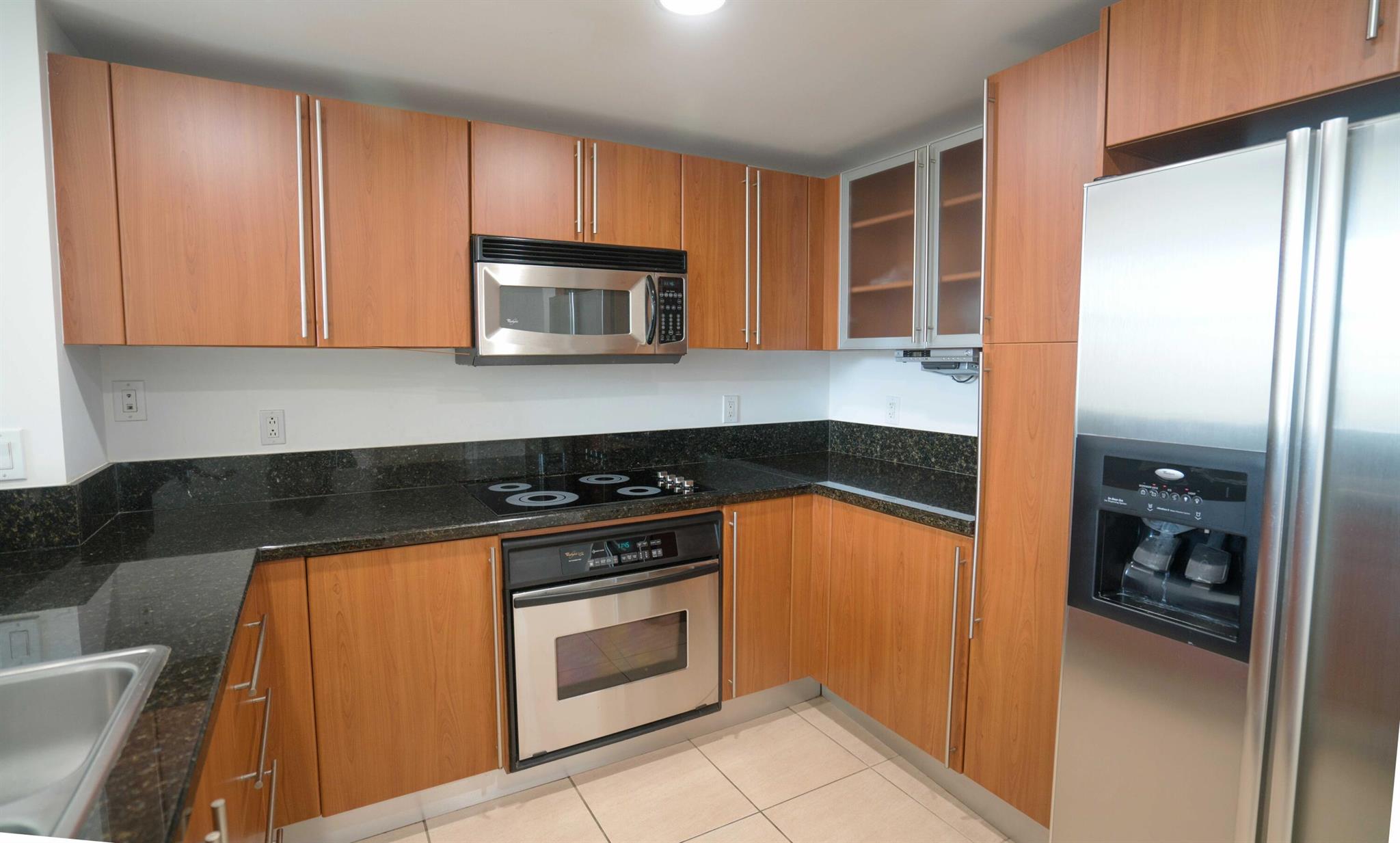 610 Clematis Street 528