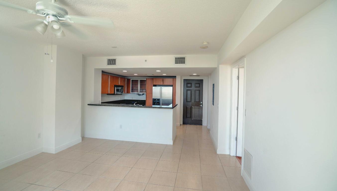 610 Clematis Street 528