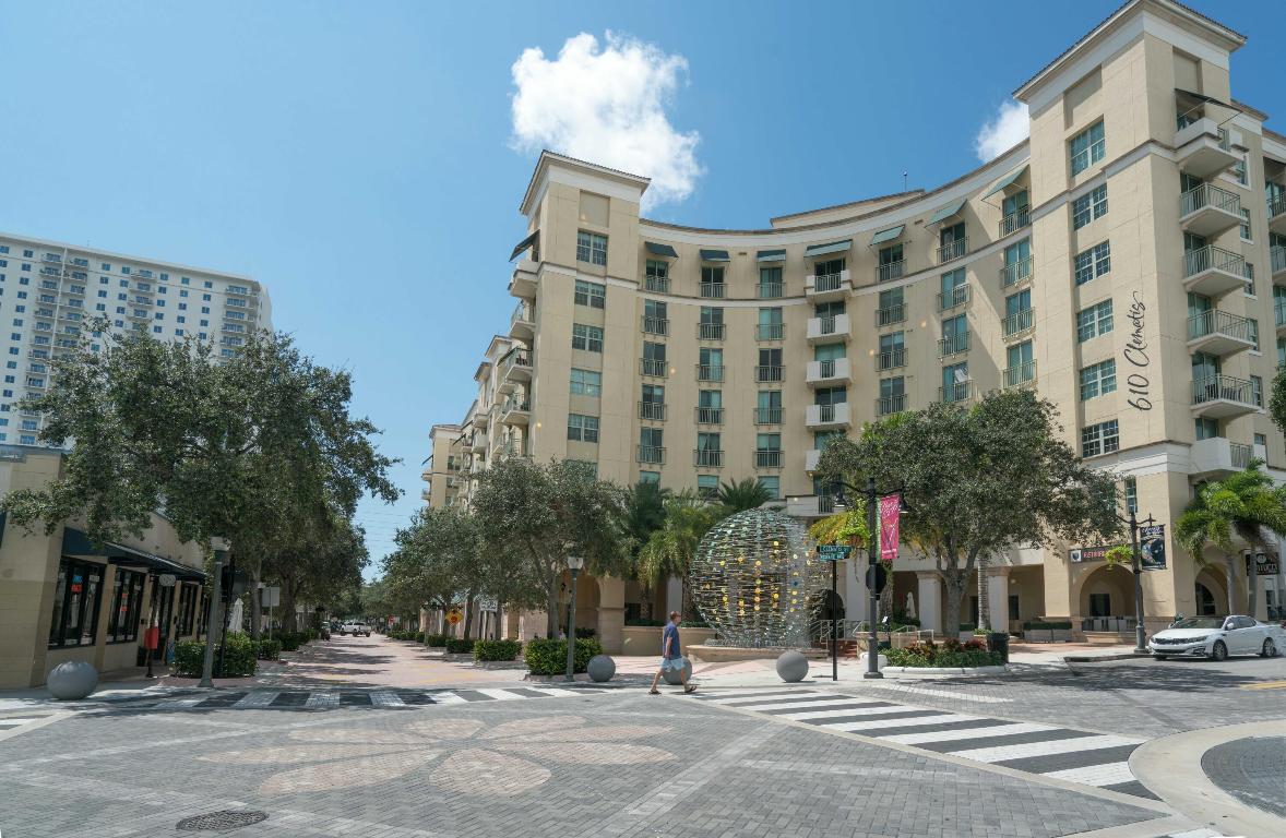 610 Clematis Street 528