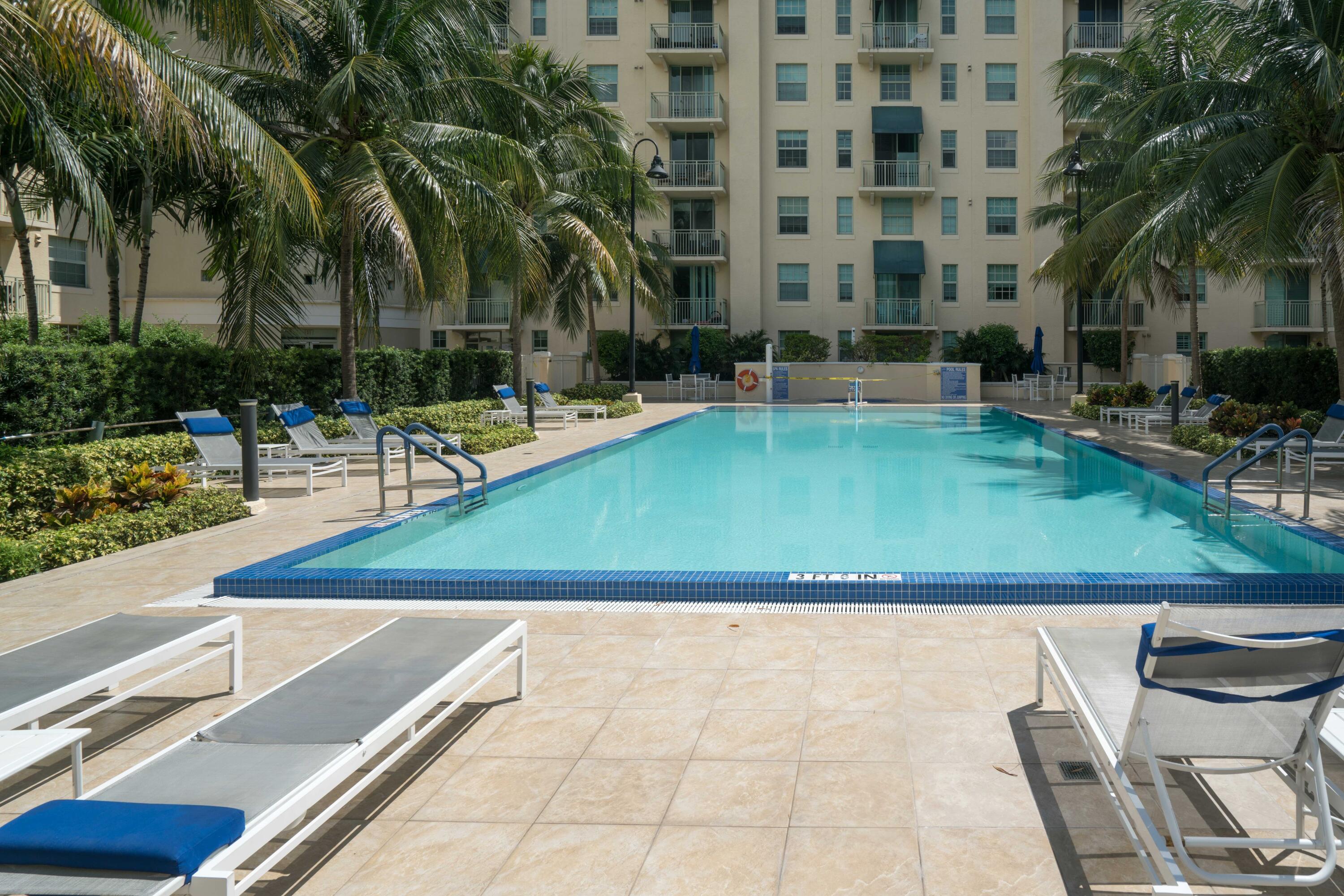 610 Clematis Street 528