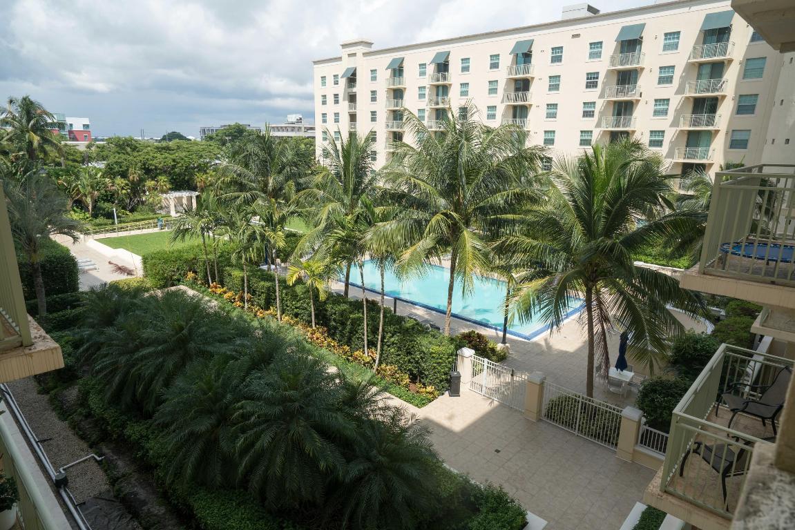 610 Clematis Street 528