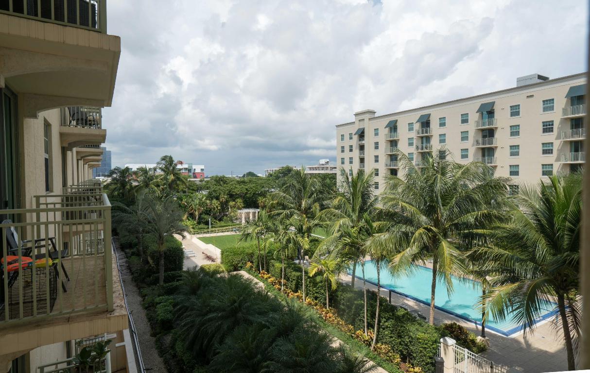 610 Clematis Street 528