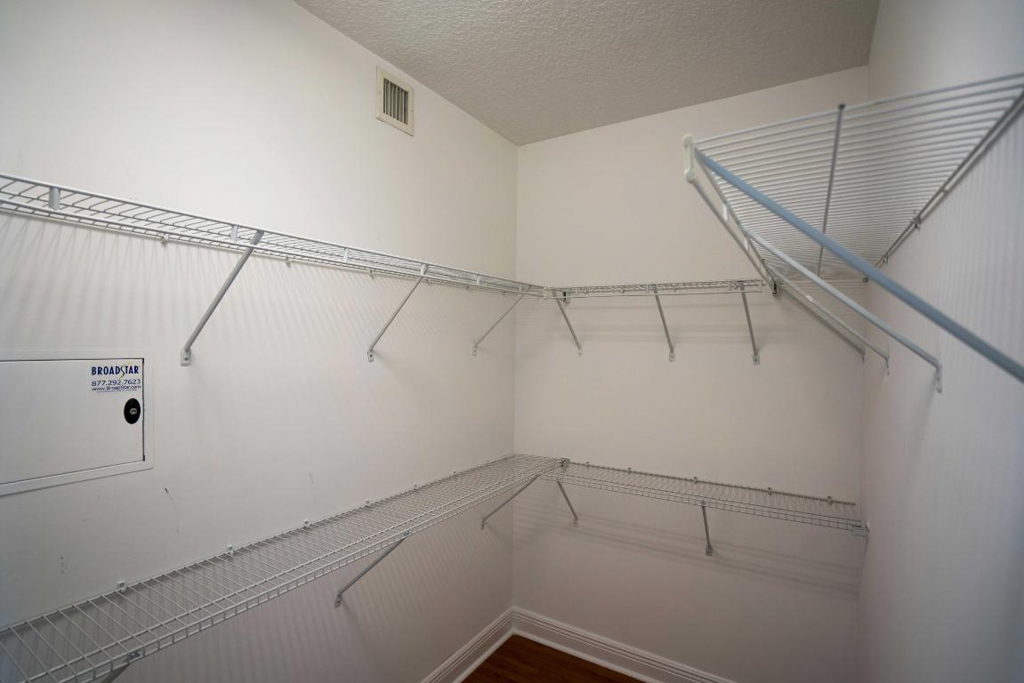 610 Clematis Street 528