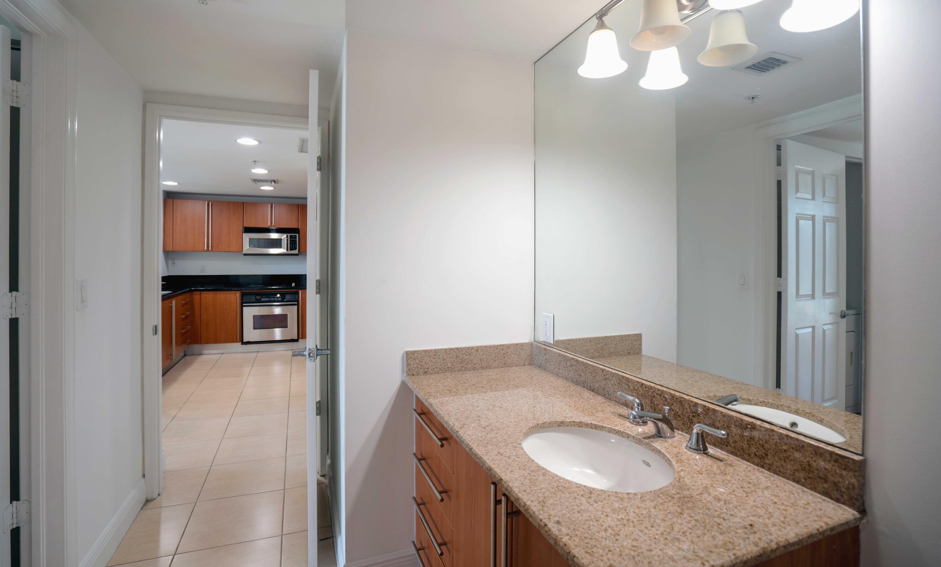 610 Clematis Street 528