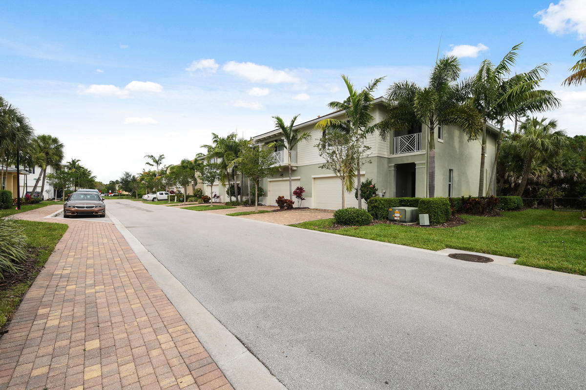 7135 Kensington Court