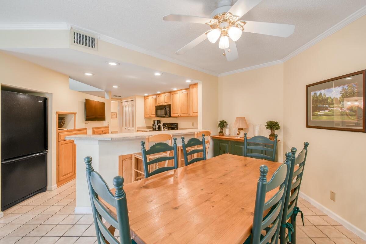 28 Uno Lago Drive