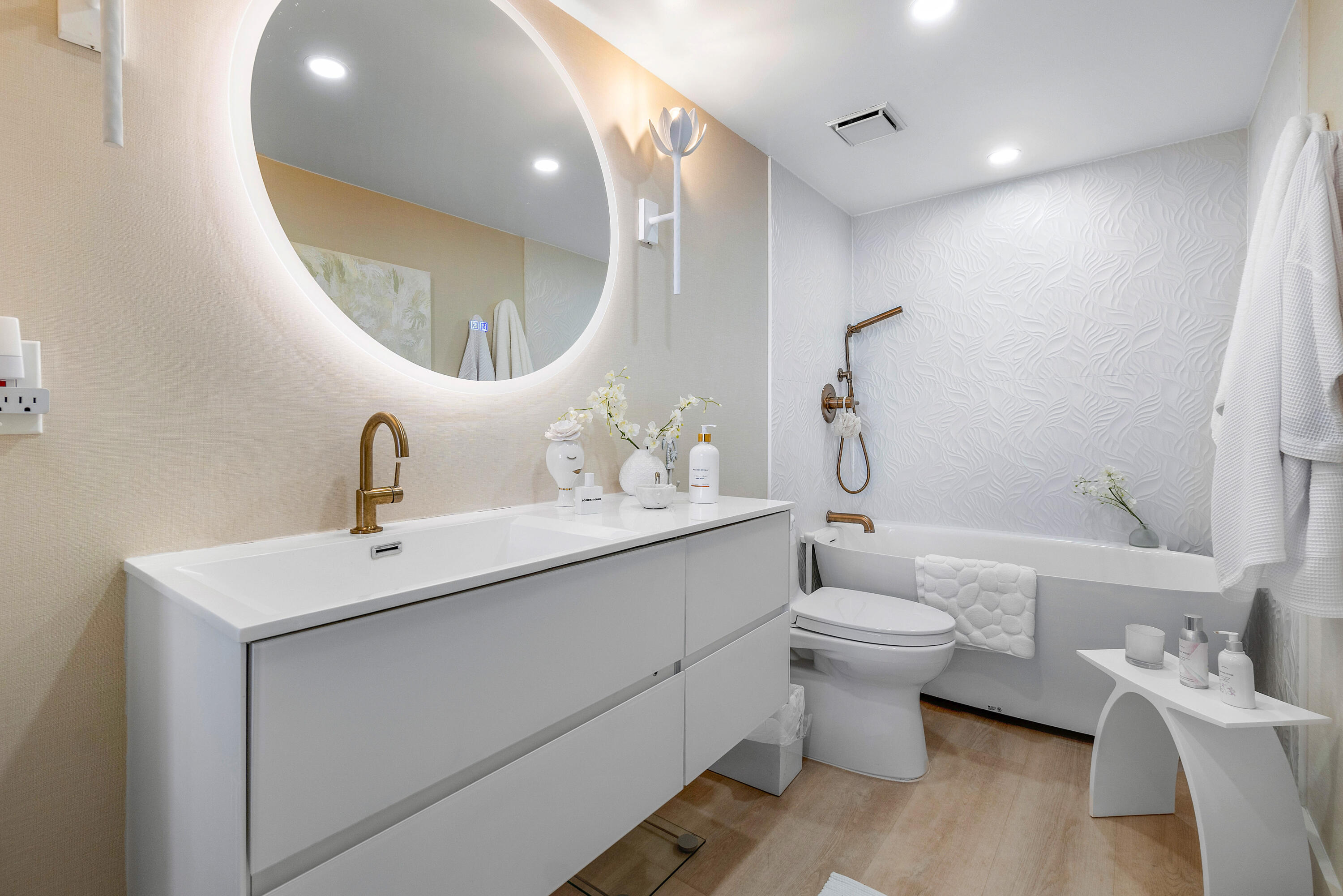 4511 S Ocean Boulevard 907