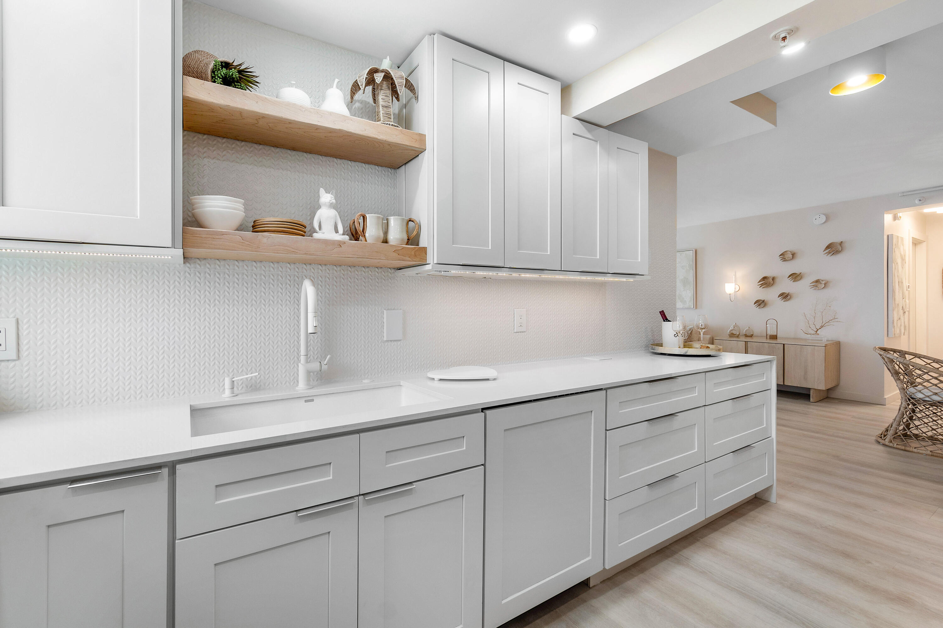 4511 S Ocean Boulevard 907