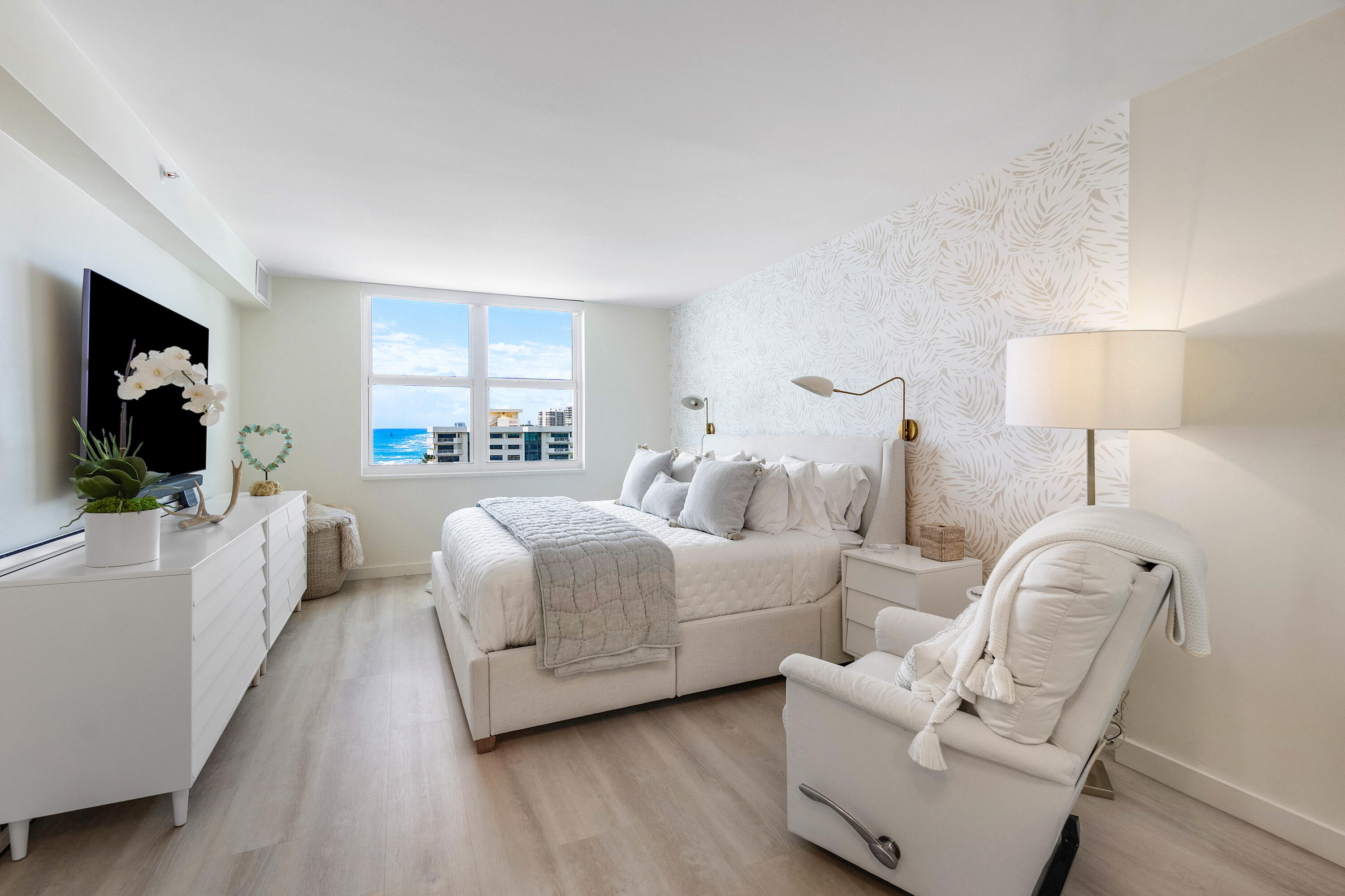 4511 S Ocean Boulevard 907