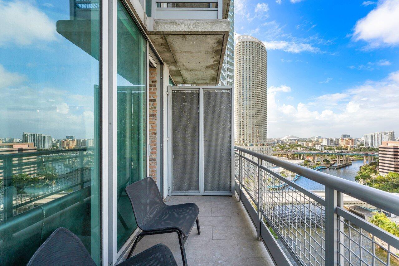 690 SW 1st Court 1913