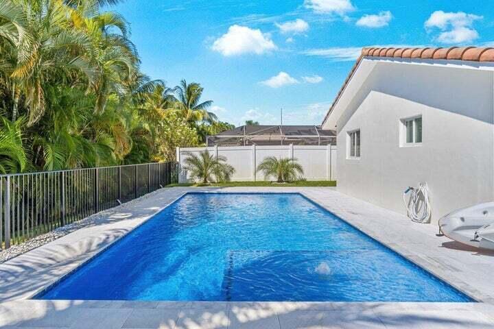 653 NW 10th Court