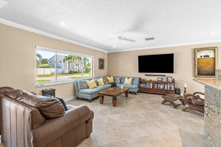 653 NW 10th Court