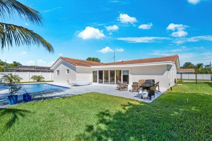 653 NW 10th Court