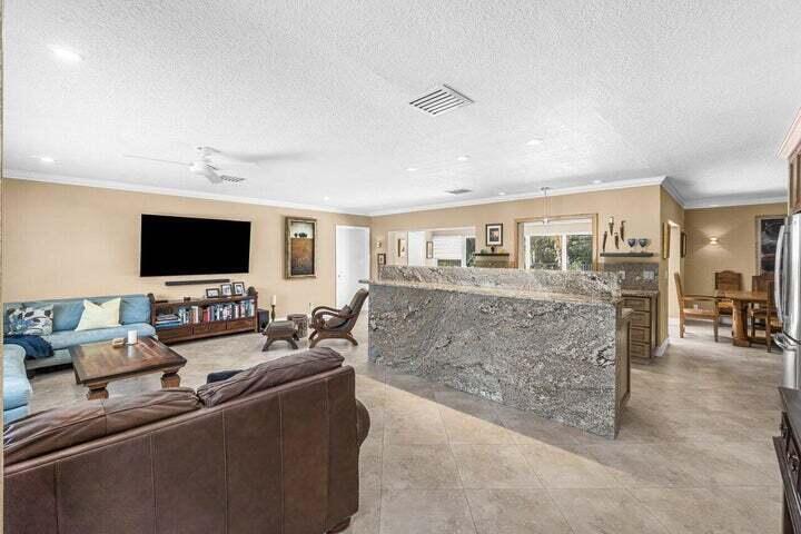 653 NW 10th Court