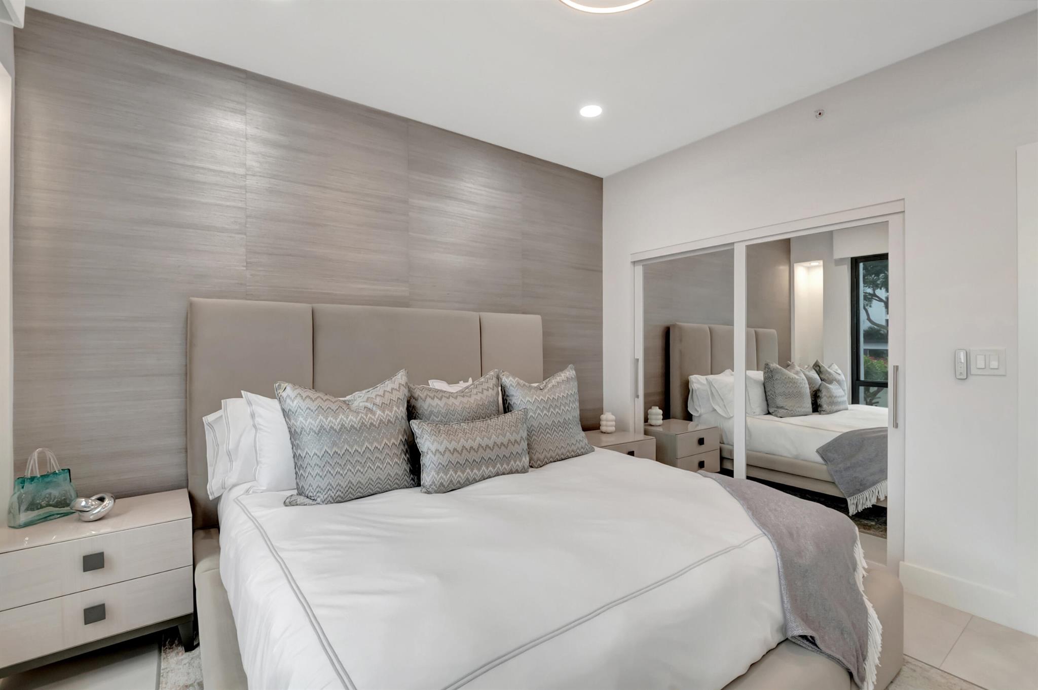 7738 Lakeside 315 Boulevard 315