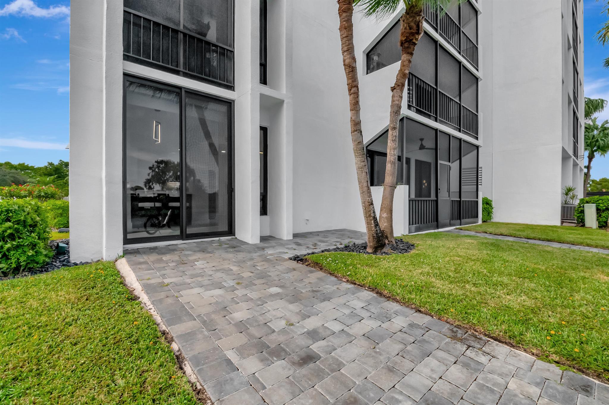 7738 Lakeside 315 Boulevard 315