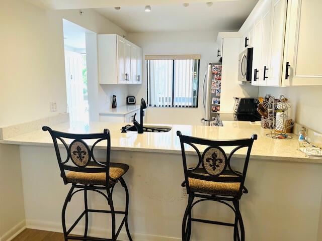 1201 Seafarer Circle 204