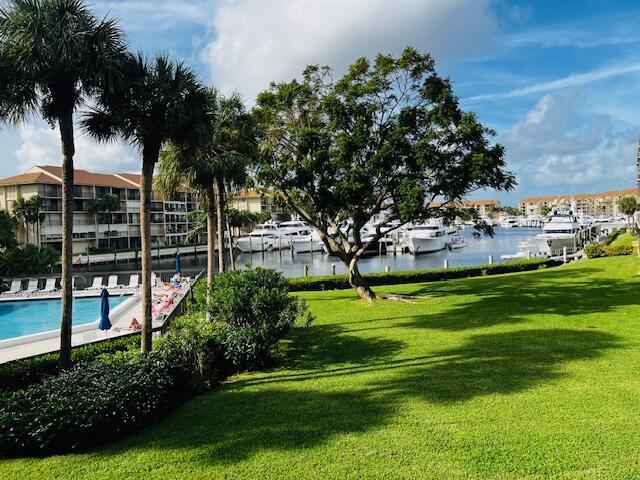 1201 Seafarer Circle 204