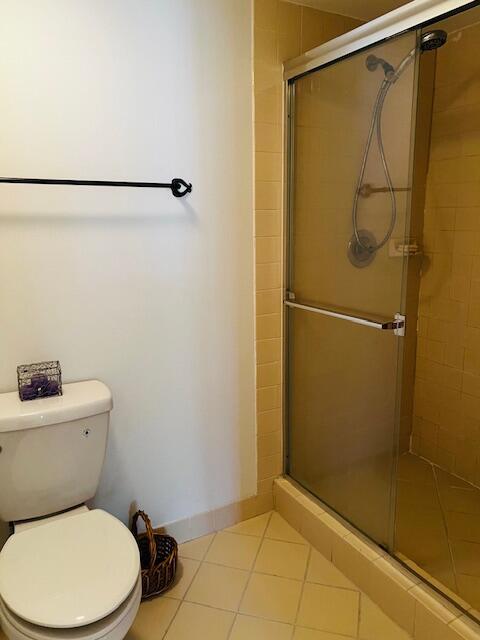 1201 Seafarer Circle 204