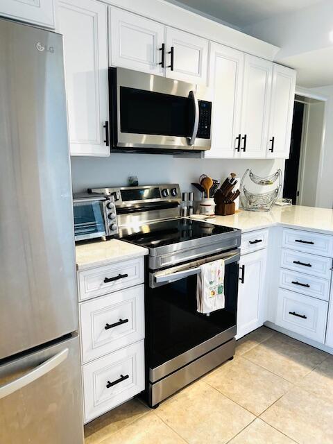 1201 Seafarer Circle 204