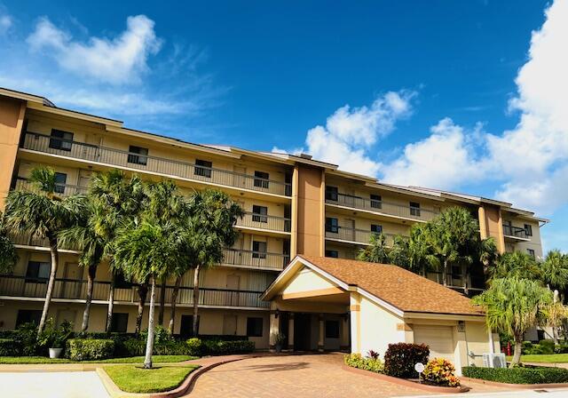 1201 Seafarer Circle 204