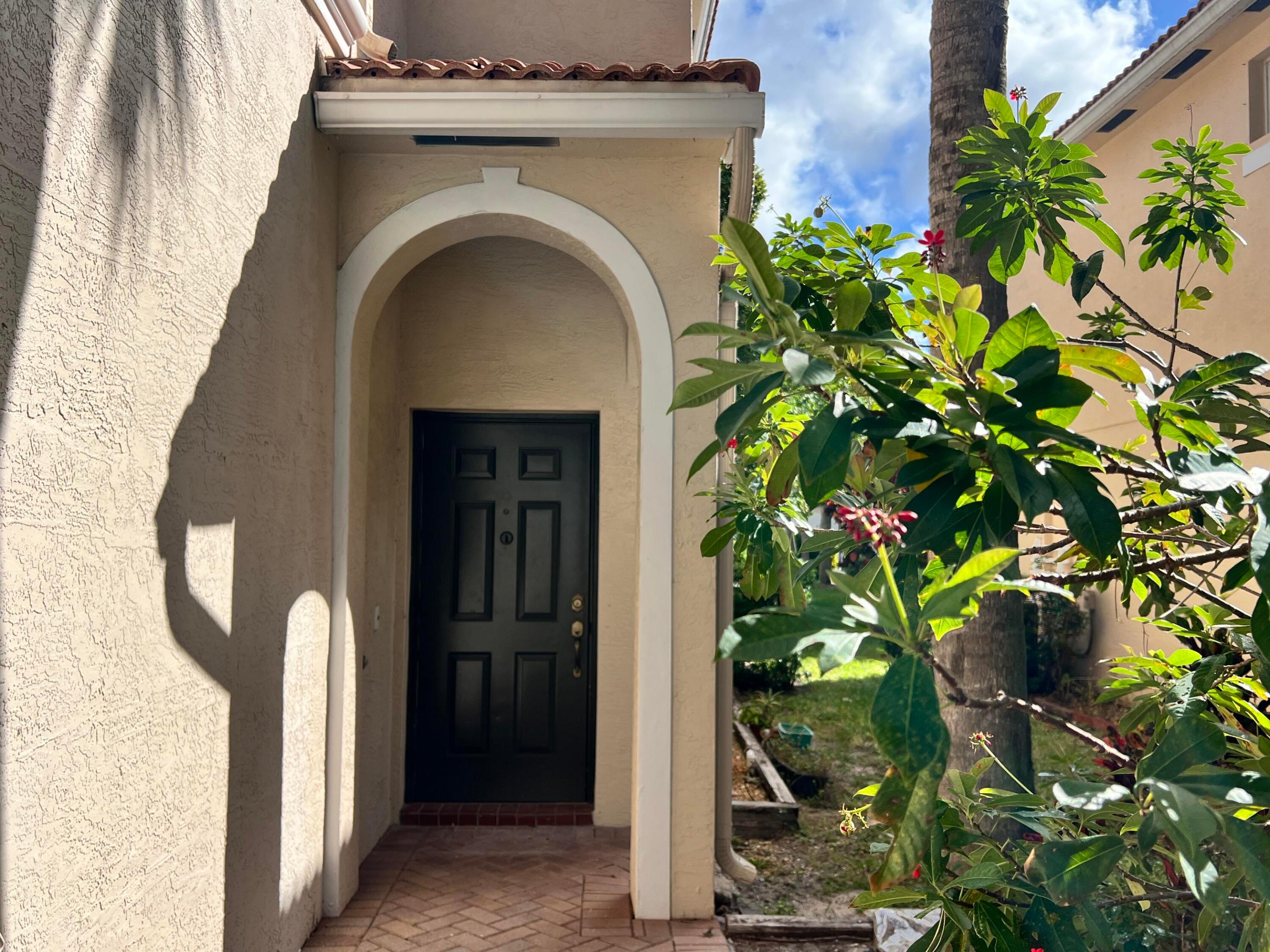 9120 Villa Palma Lane