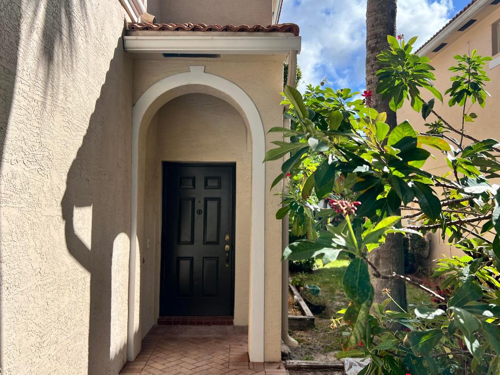 9120 Villa Palma Lane