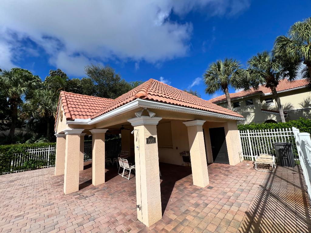 9120 Villa Palma Lane