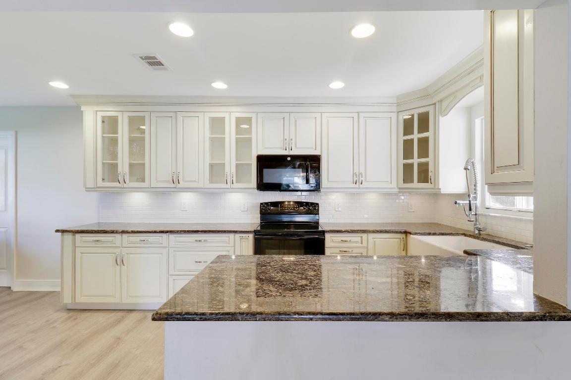 13565 Whispering Lakes Lane