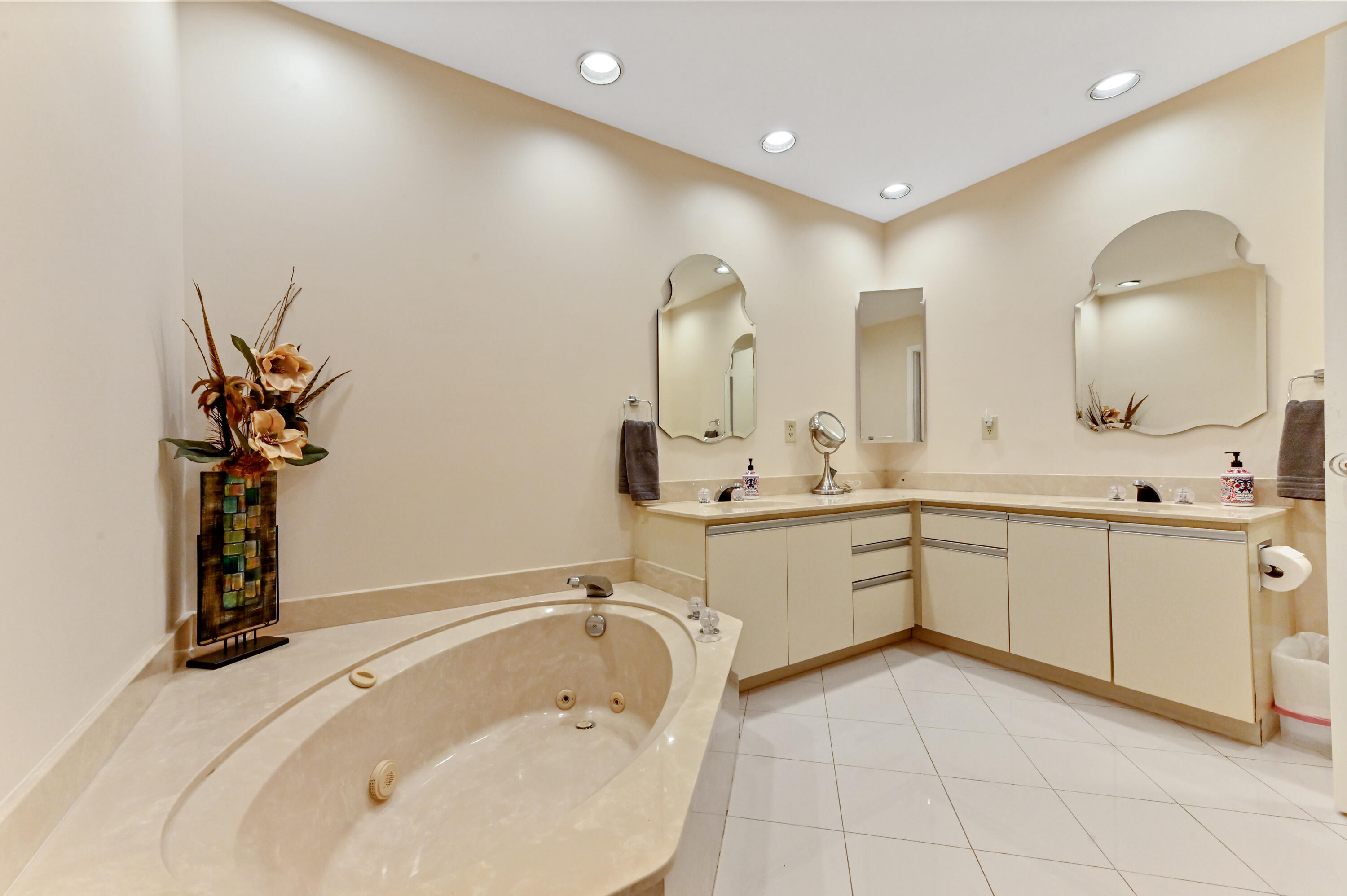 4665 Fountains Drive S