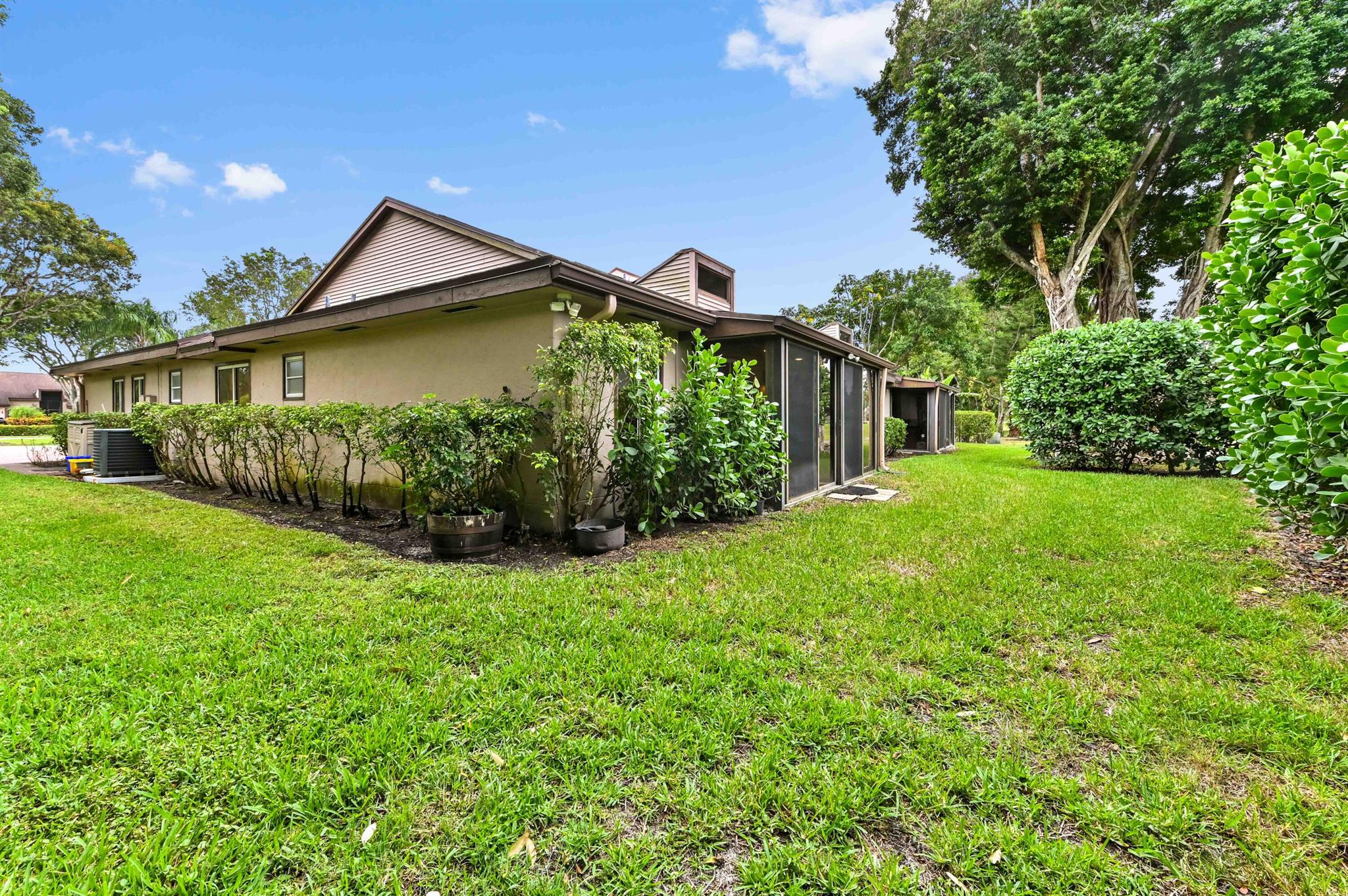 4665 Fountains Drive S