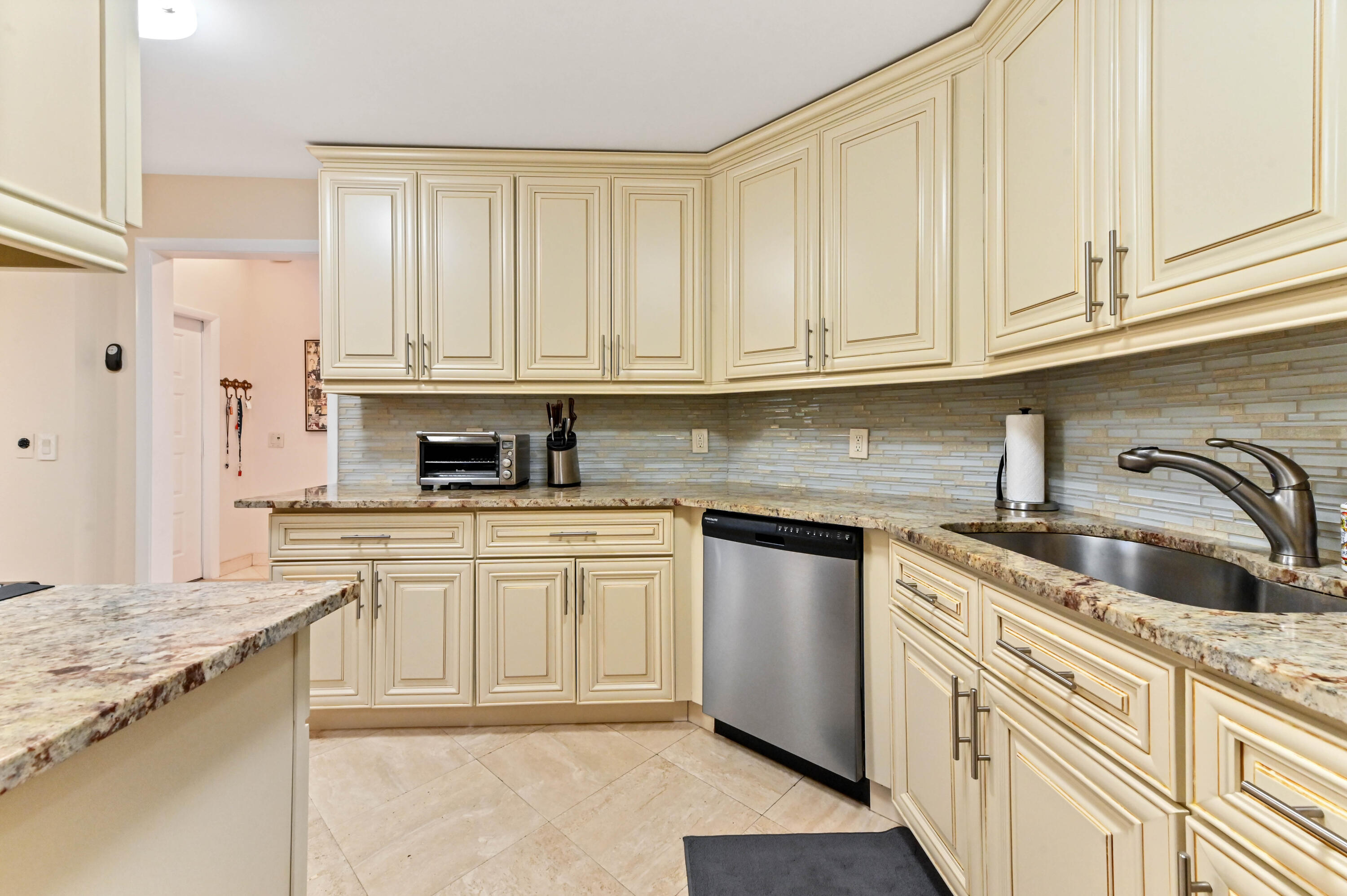 4665 Fountains Drive S