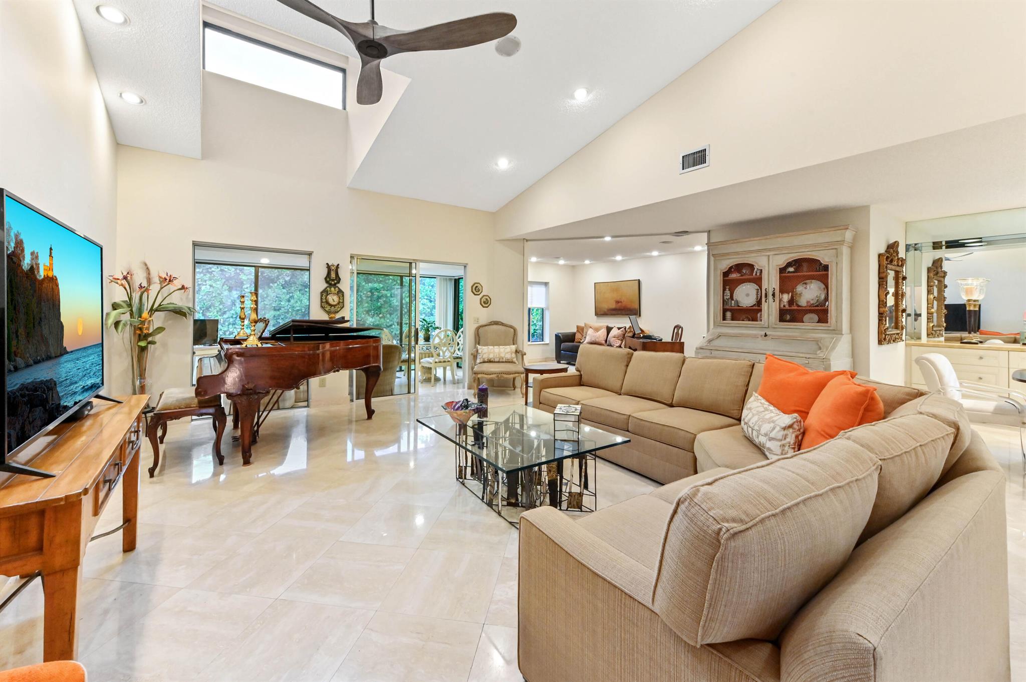 4665 Fountains Drive S