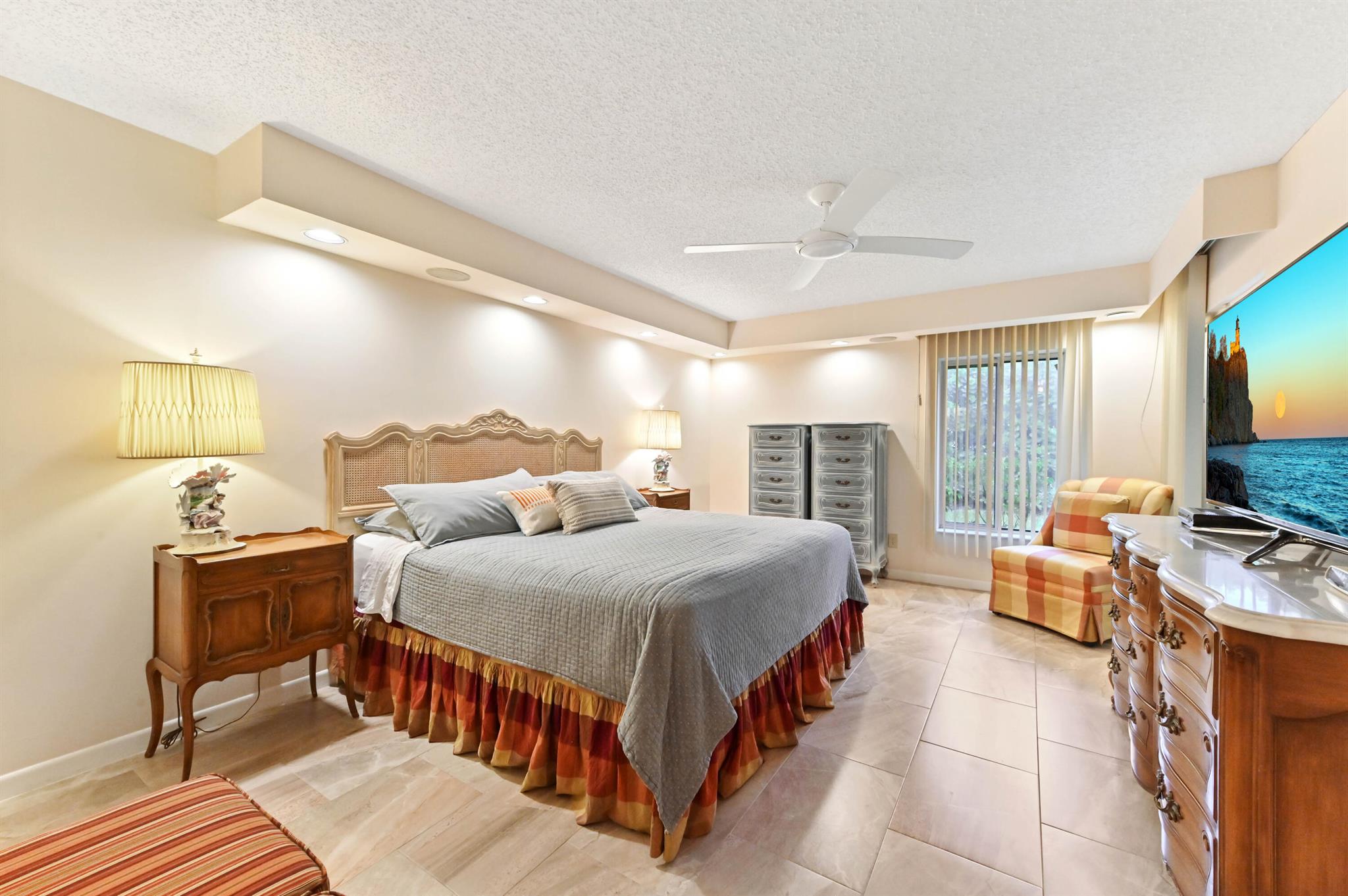 4665 Fountains Drive S