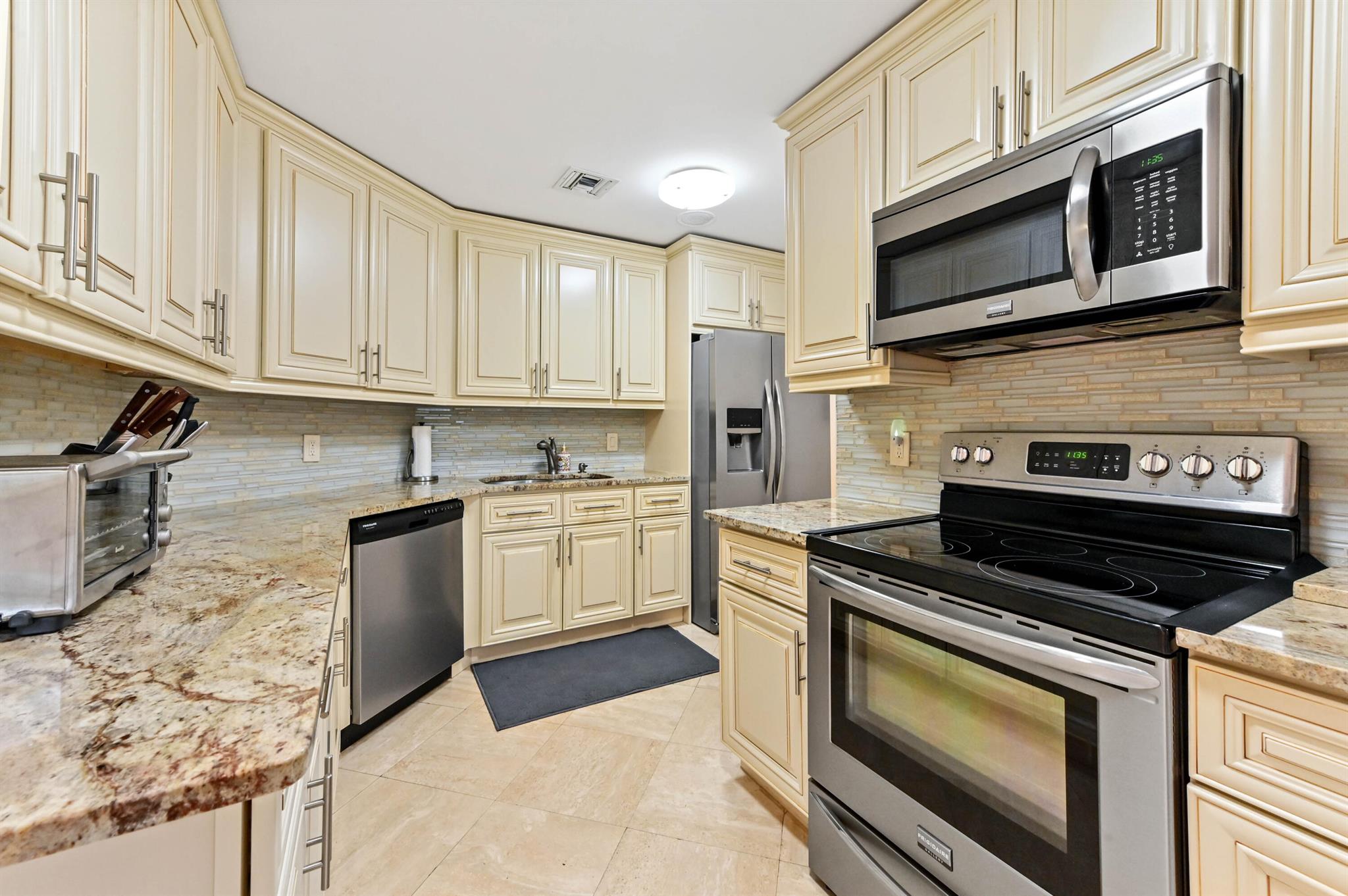 4665 Fountains Drive S