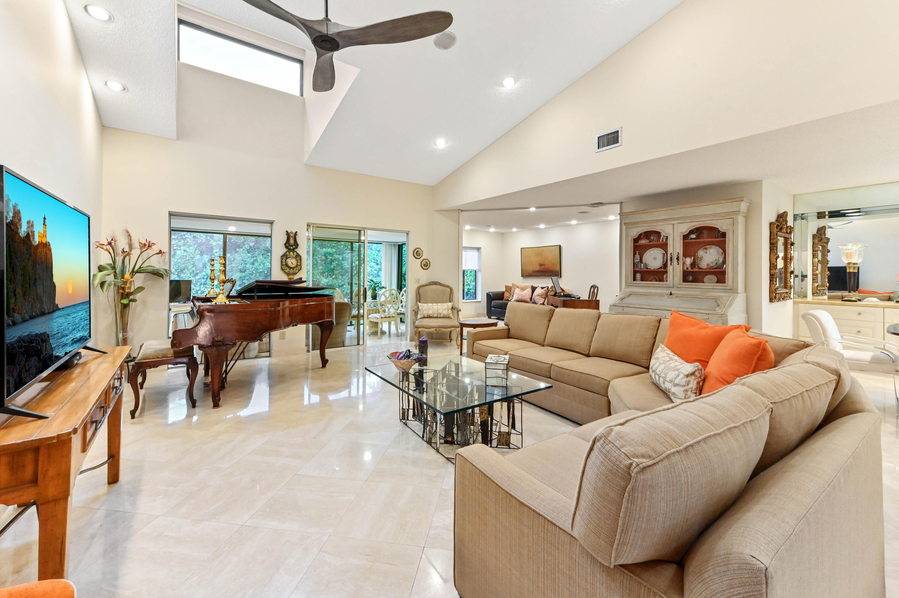 4665 Fountains Drive S