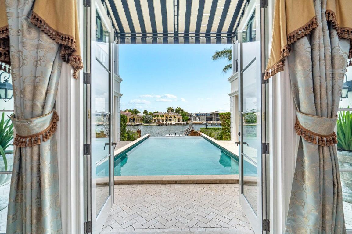 485 NE Spanish Trail