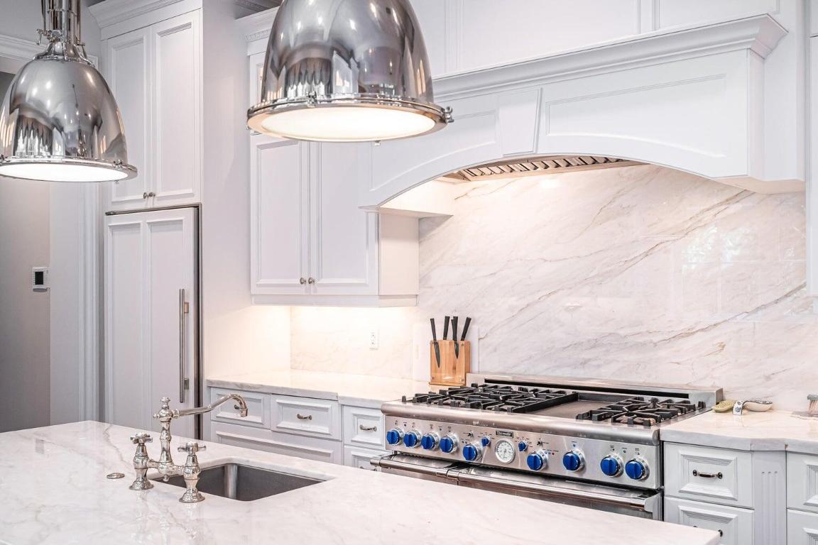 485 NE Spanish Trail