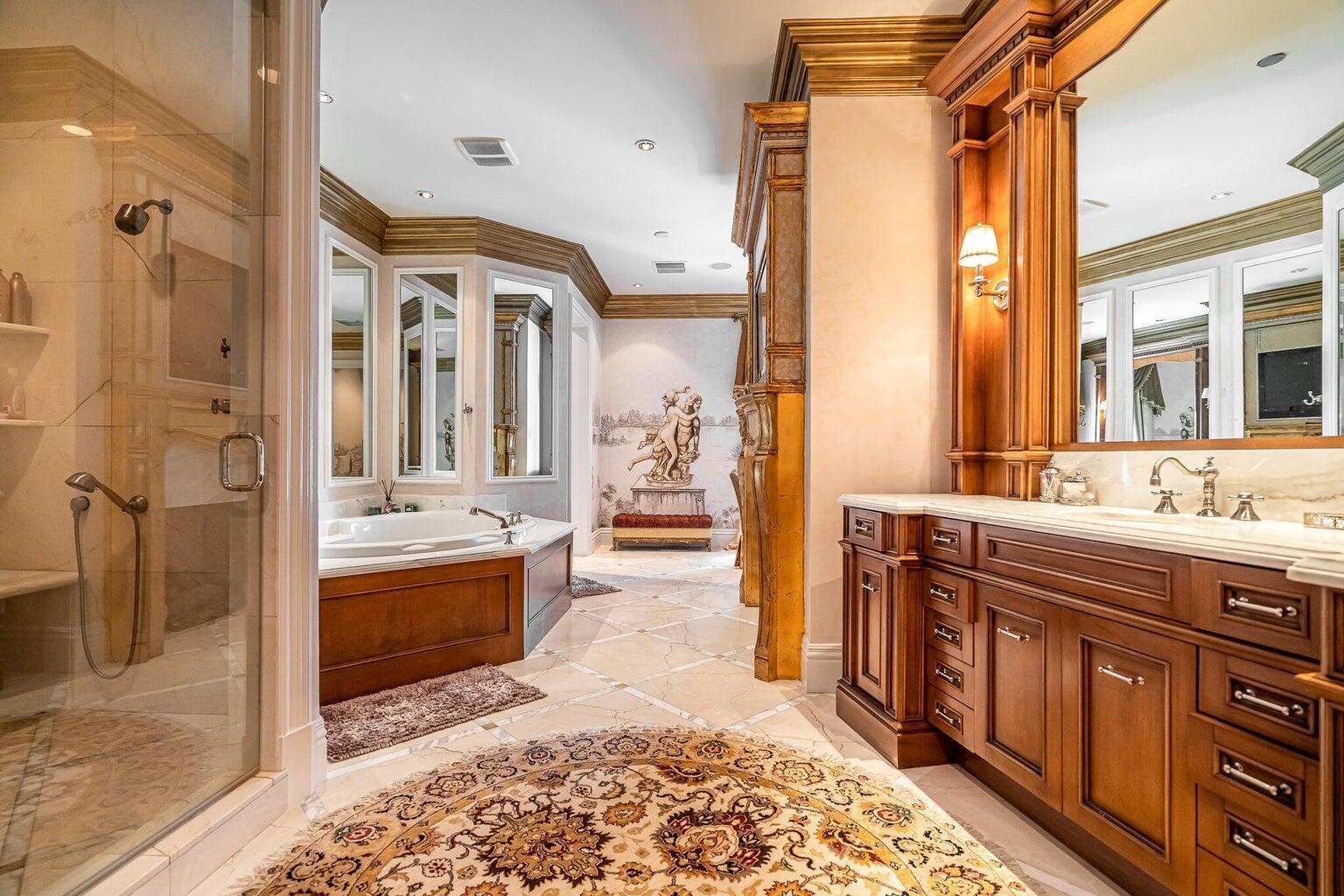 485 NE Spanish Trail