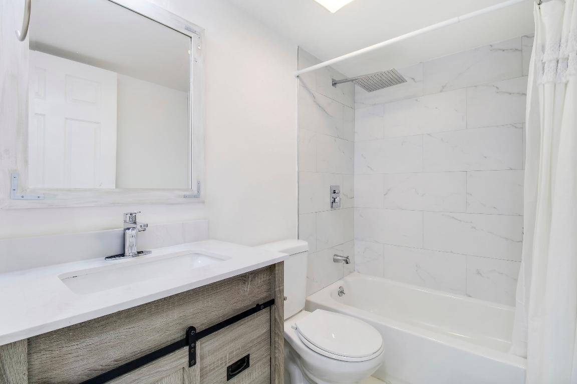 6928 Briarlake Circle 102